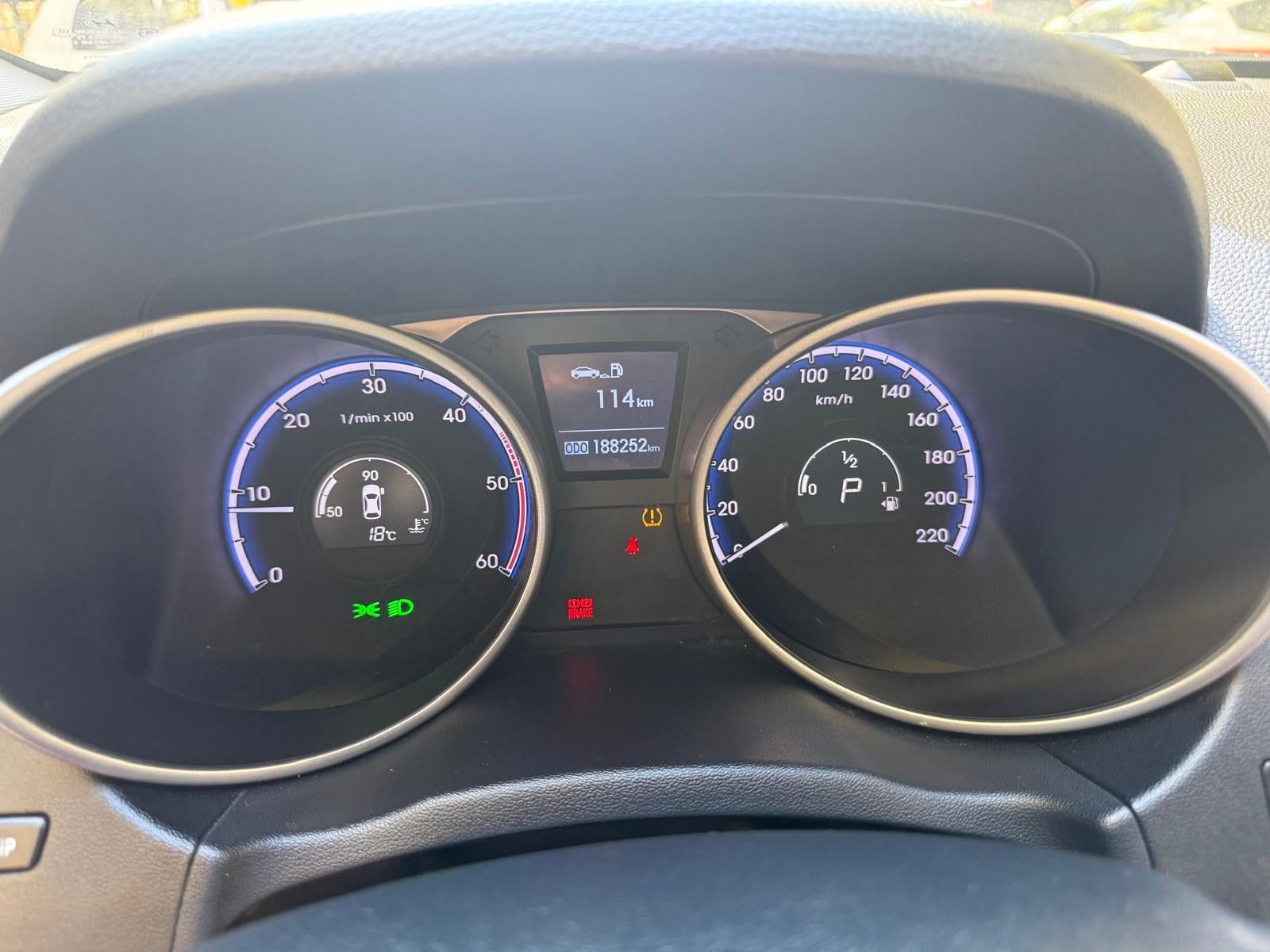 Hyundai ix35 2.0 CRDi | 184 CP |4x4 AUTOMAT | 2012 | 188.250 km | Interior piele - 10