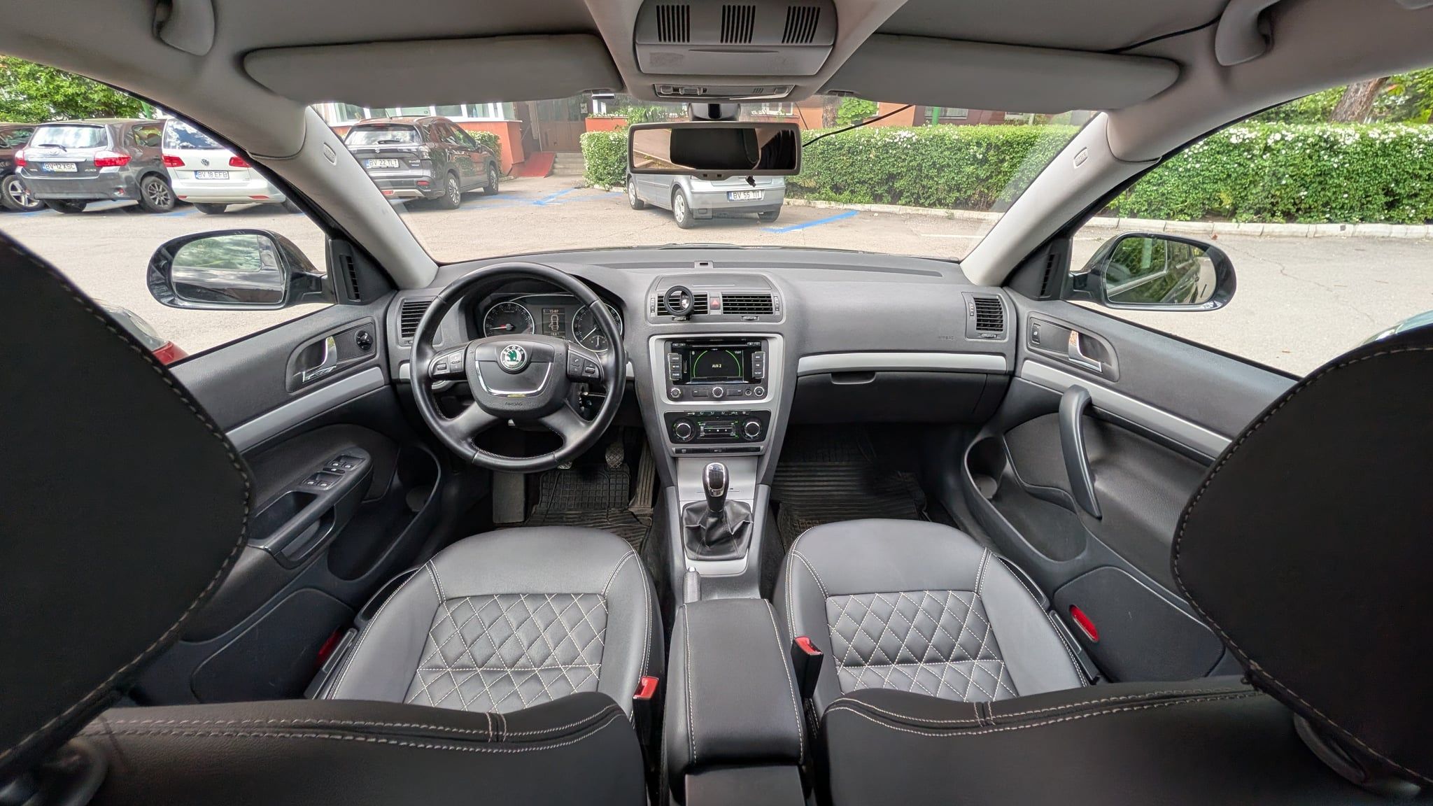 Skoda Octavia 2 FL 2.0 TDI - întreținută, anvelope noi V + I - 15