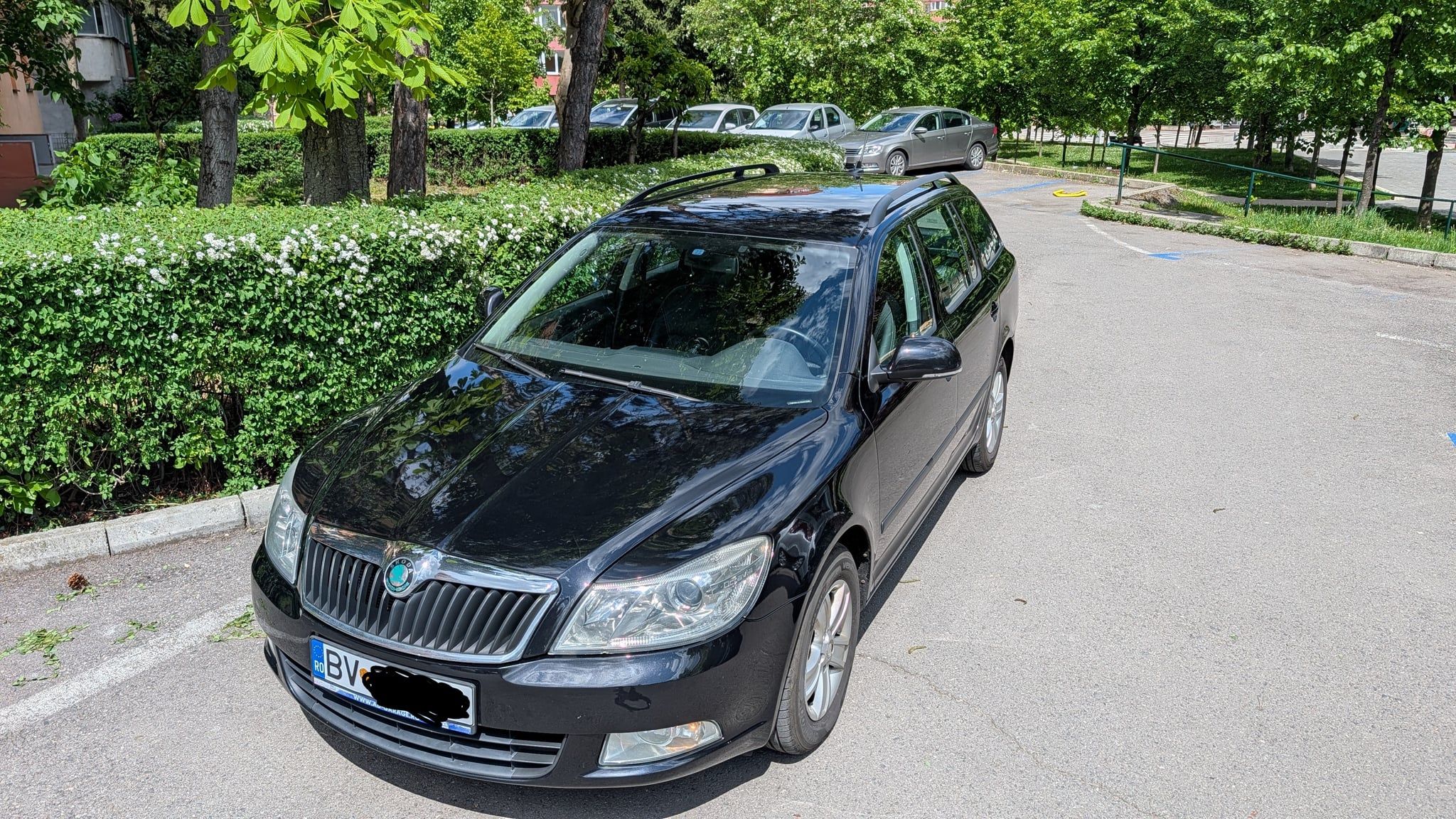 Skoda Octavia 2 FL 2.0 TDI - întreținută, anvelope noi V + I