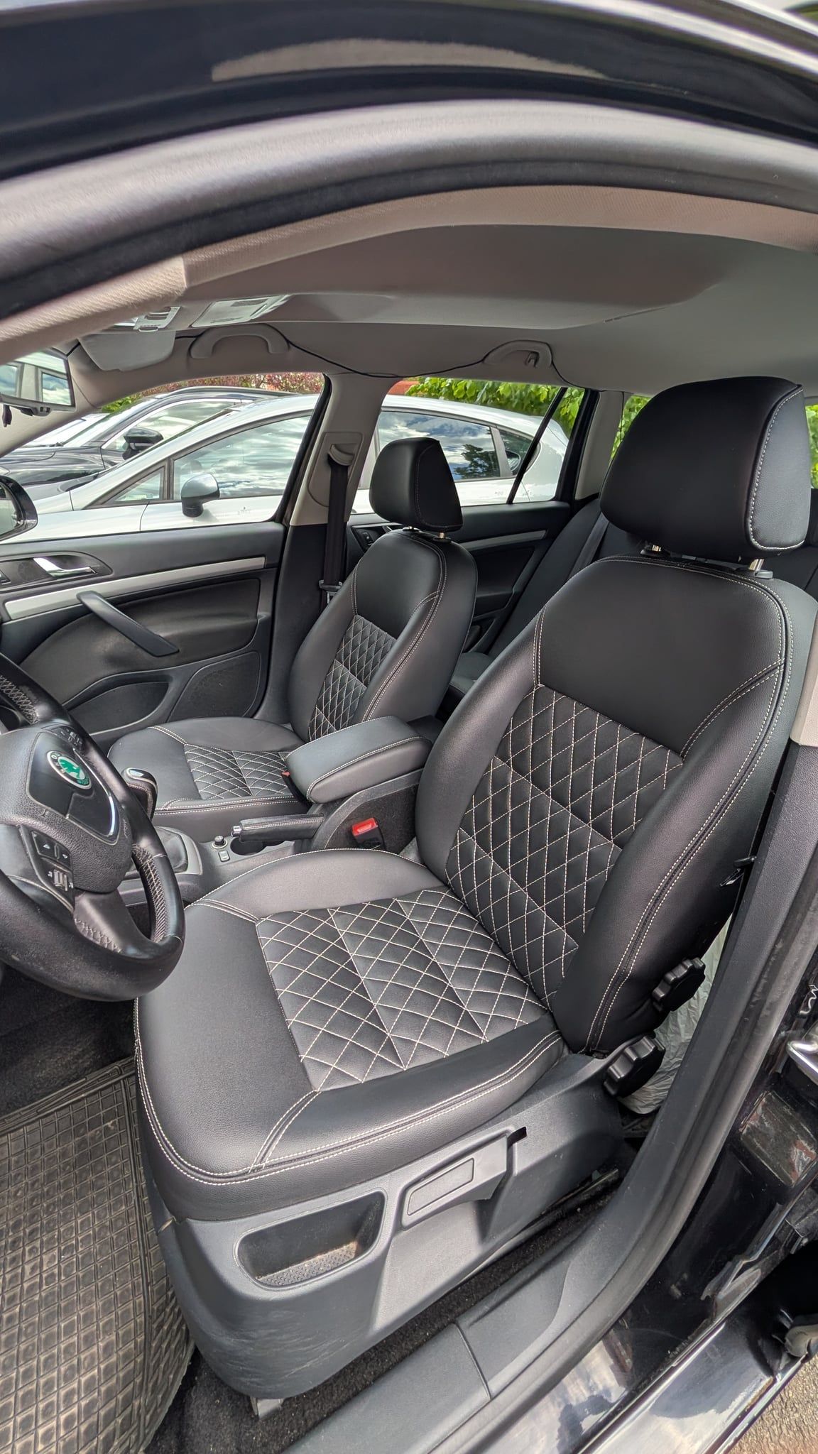 Skoda Octavia 2 FL 2.0 TDI - întreținută, anvelope noi V + I - 2
