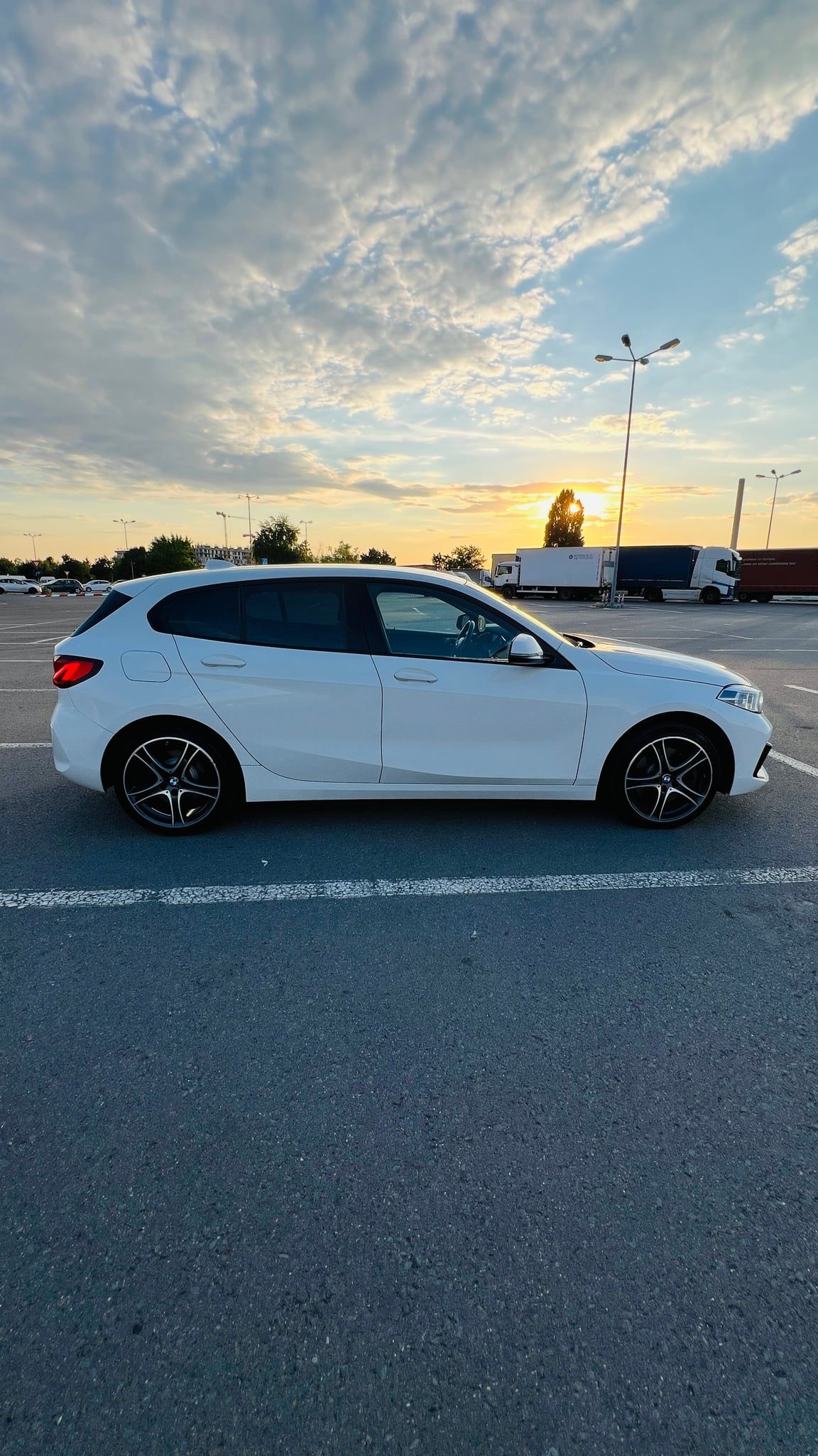 Vând BMW Seria 1 (F40) Sport Line — model 120d, automat, an fabricație 2021. - 3