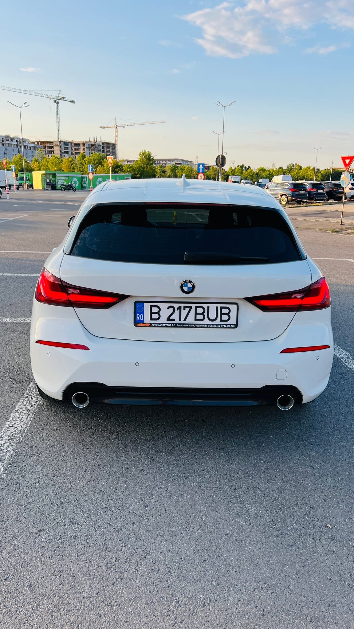 Vând BMW Seria 1 (F40) Sport Line — model 120d, automat, an fabricație 2021. - 2