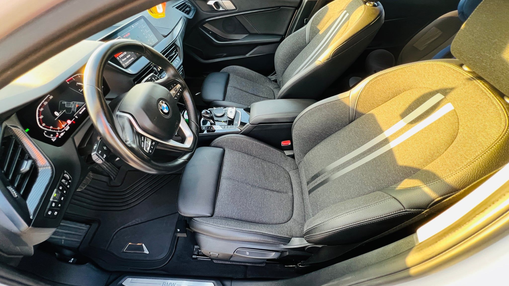Vând BMW Seria 1 (F40) Sport Line — model 120d, automat, an fabricație 2021. - 7