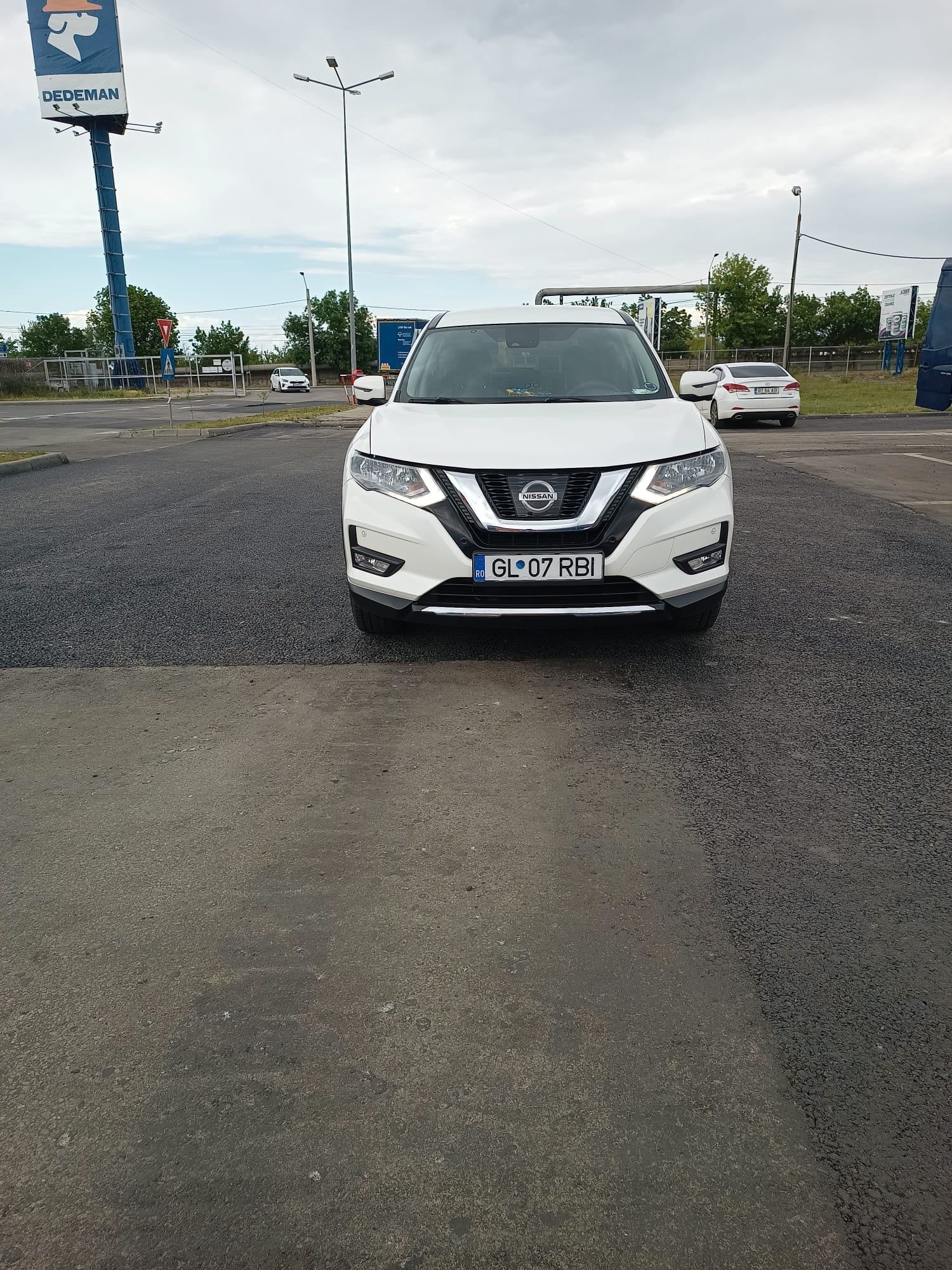 Nissan - 9