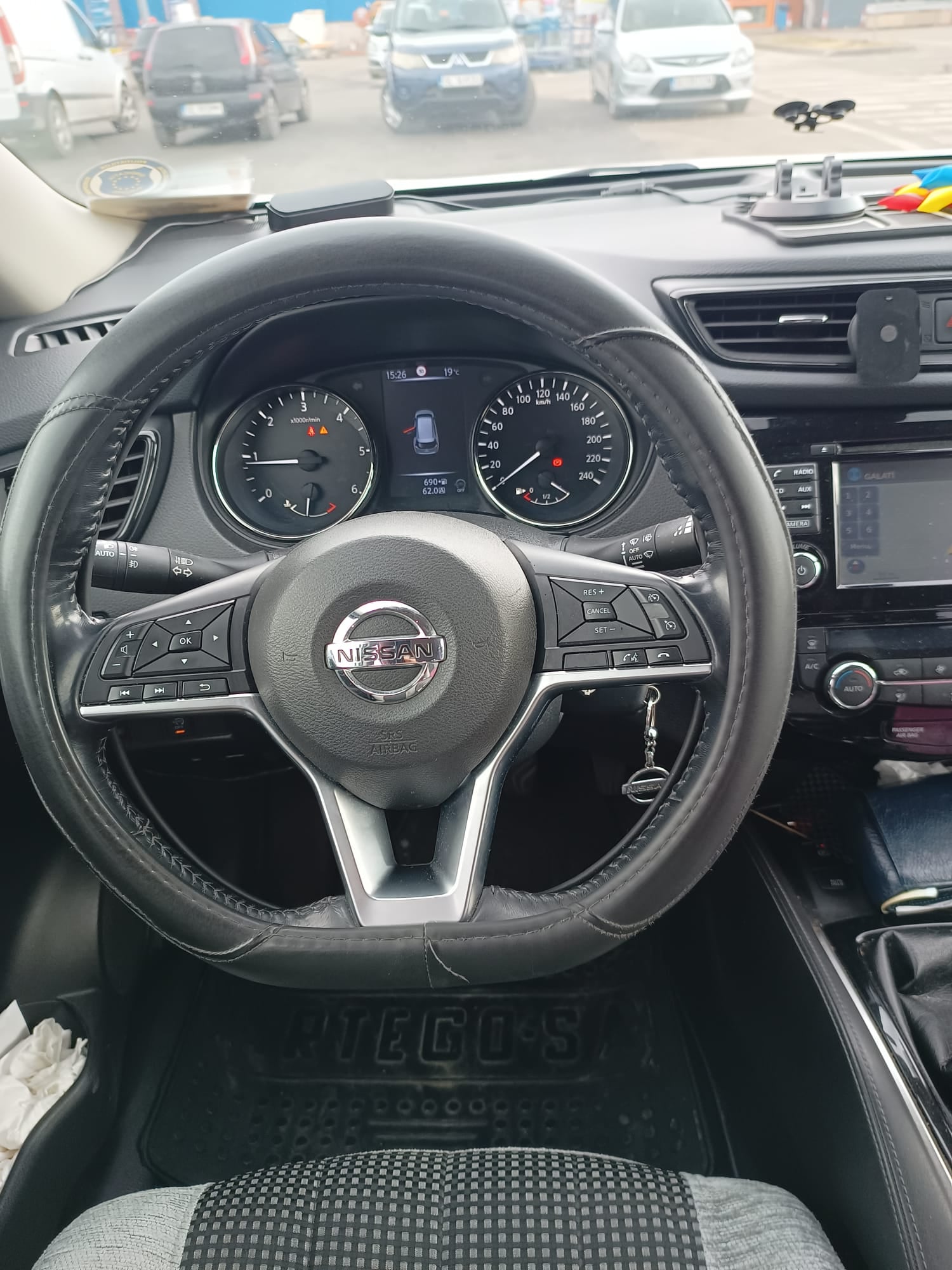 Nissan - 10