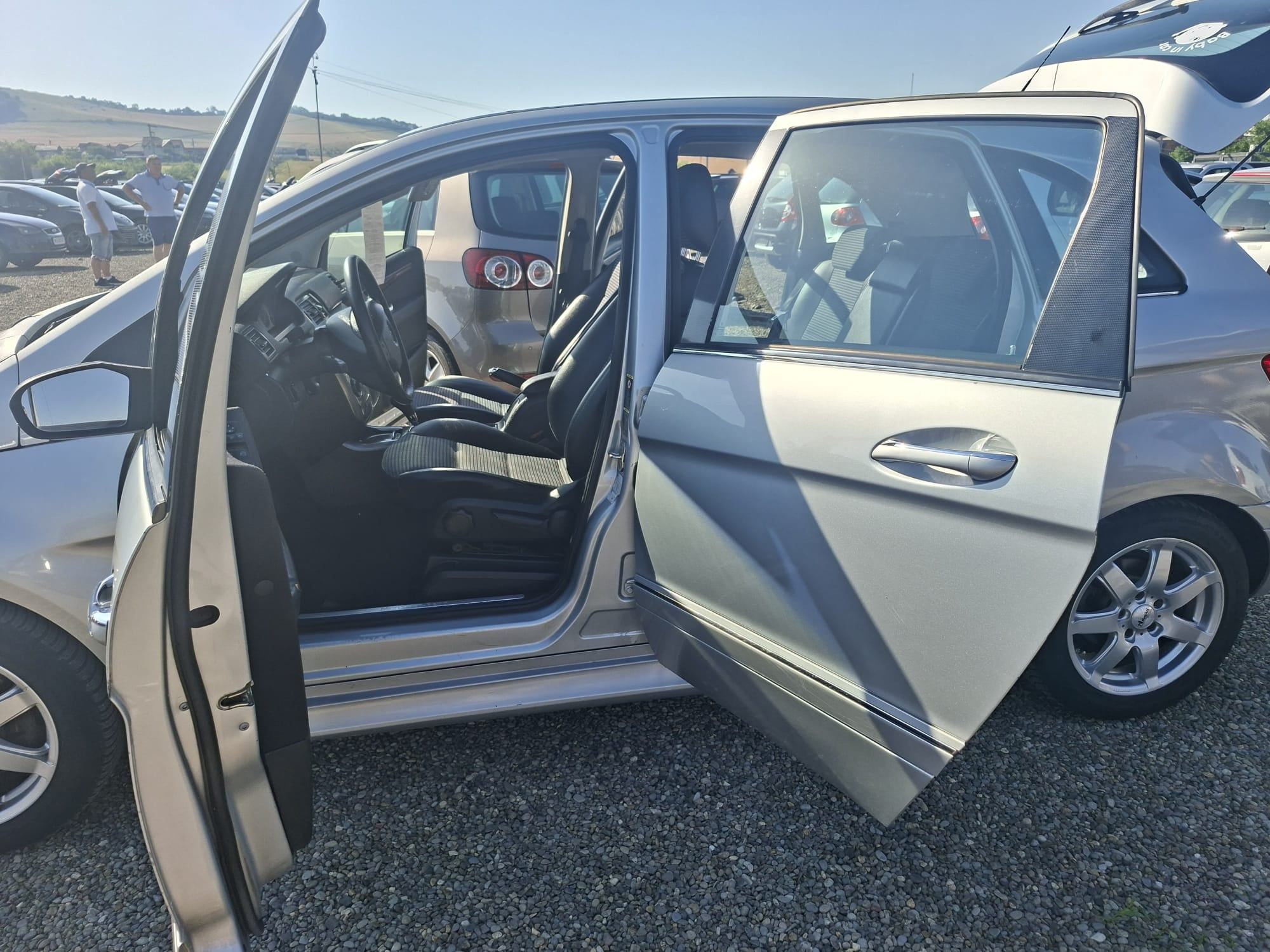 Mercedes  b class  200 - 2