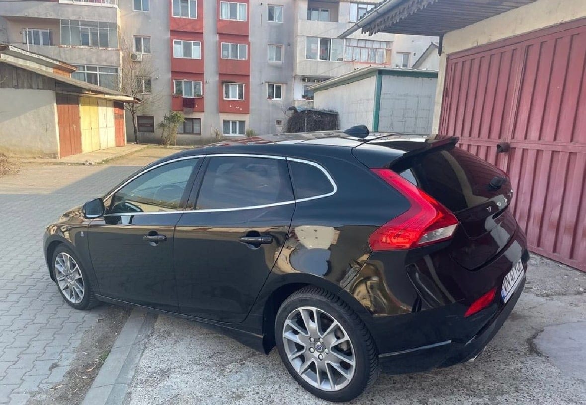 VOLVO V40 D2 (ocean race) 2016 - 2