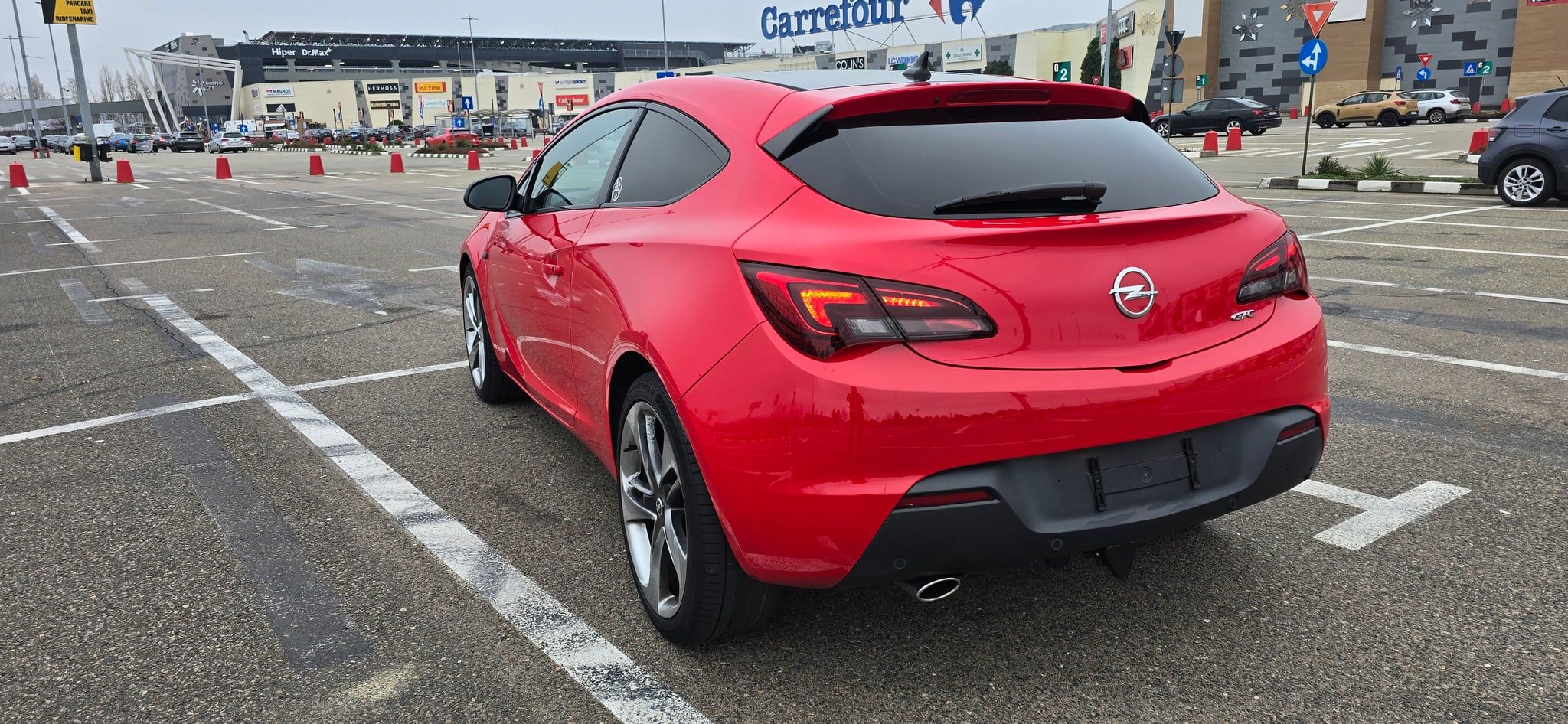 Opel Astra J GTC - 4