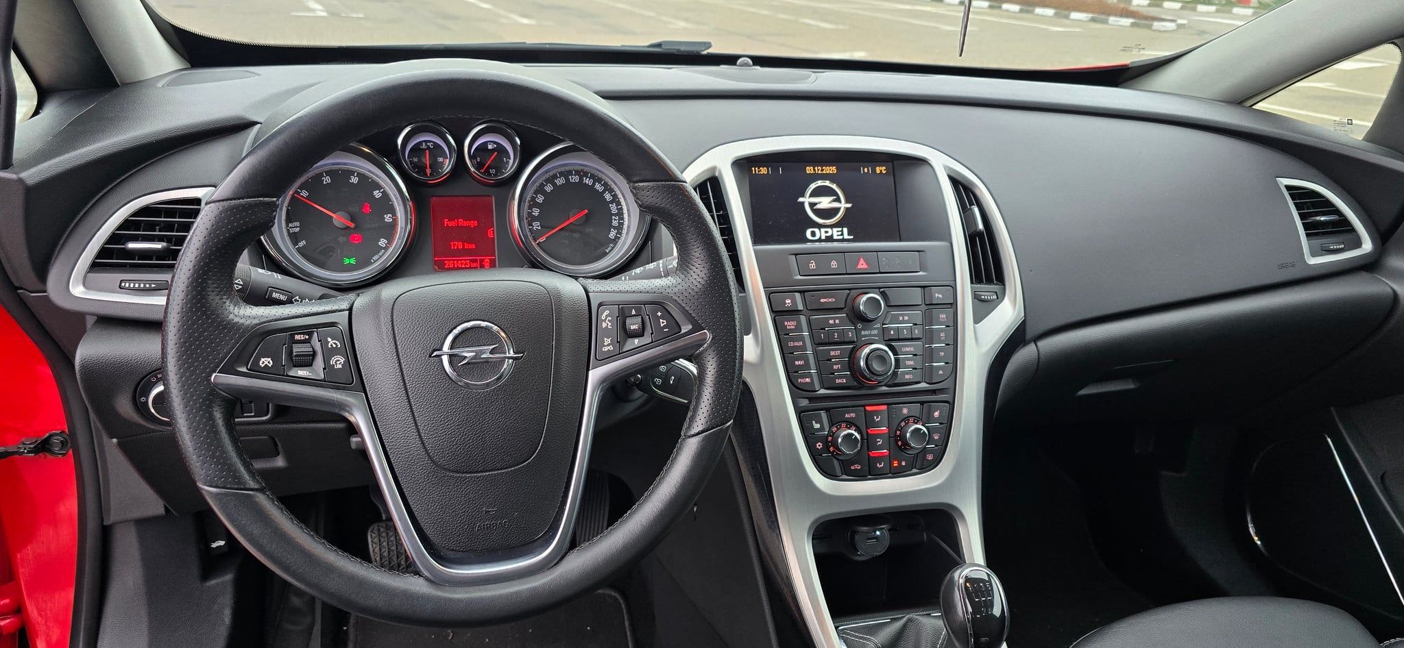 Opel Astra J GTC - 8