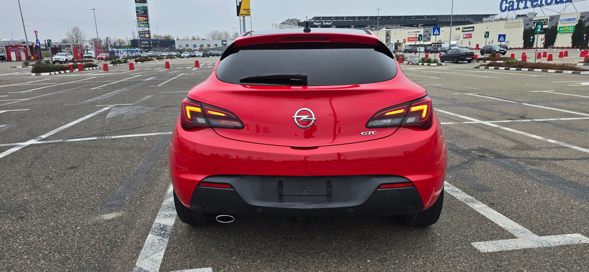 Opel Astra J GTC - 5