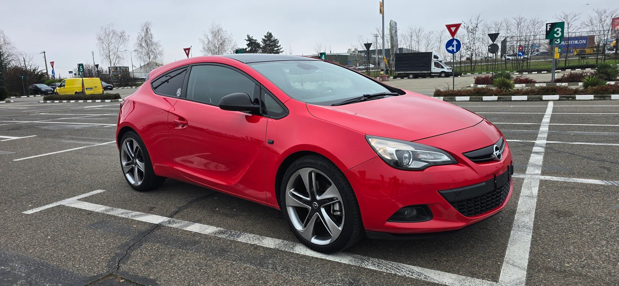 Opel Astra J GTC - 2