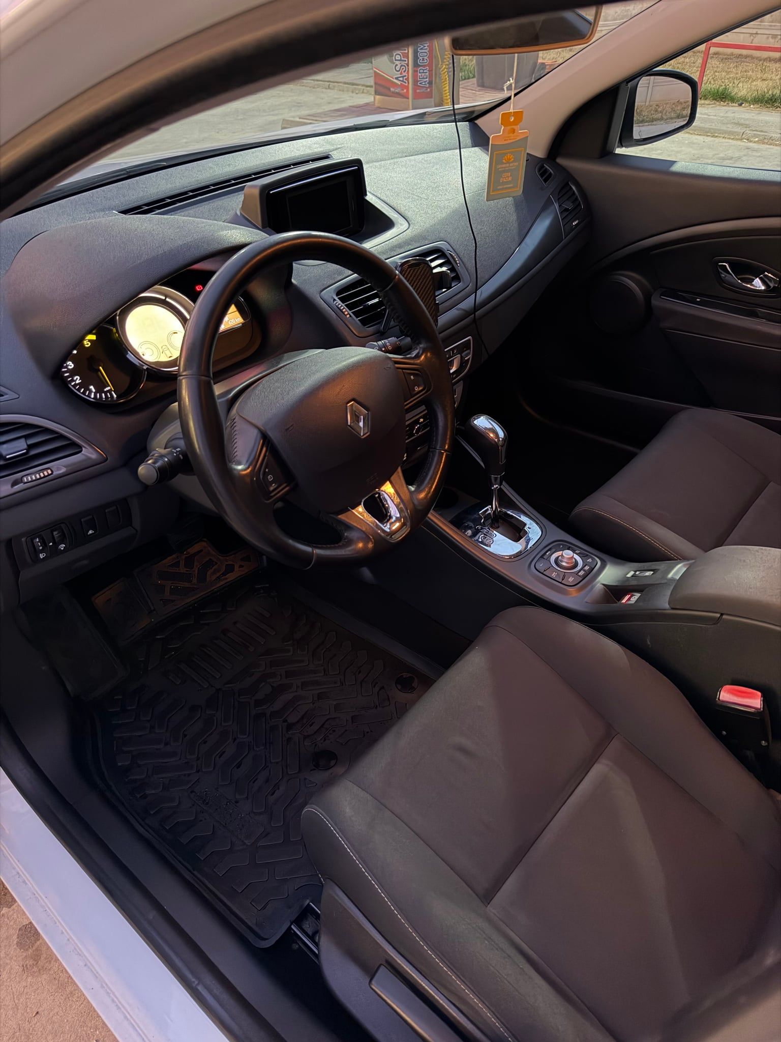 Renault Megane 3 1.5 dci EDC - 9
