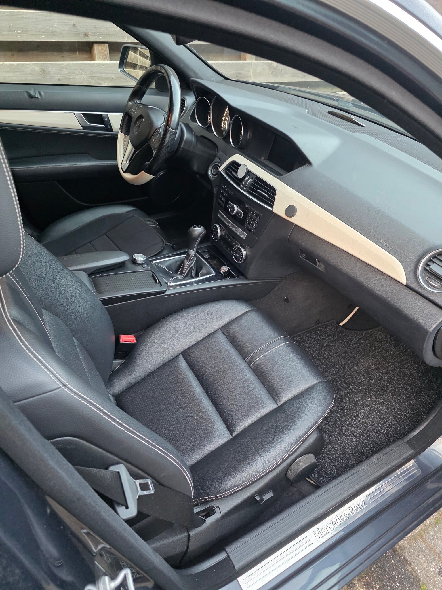 Mercedes c200 w204 din anul 2013 - 6