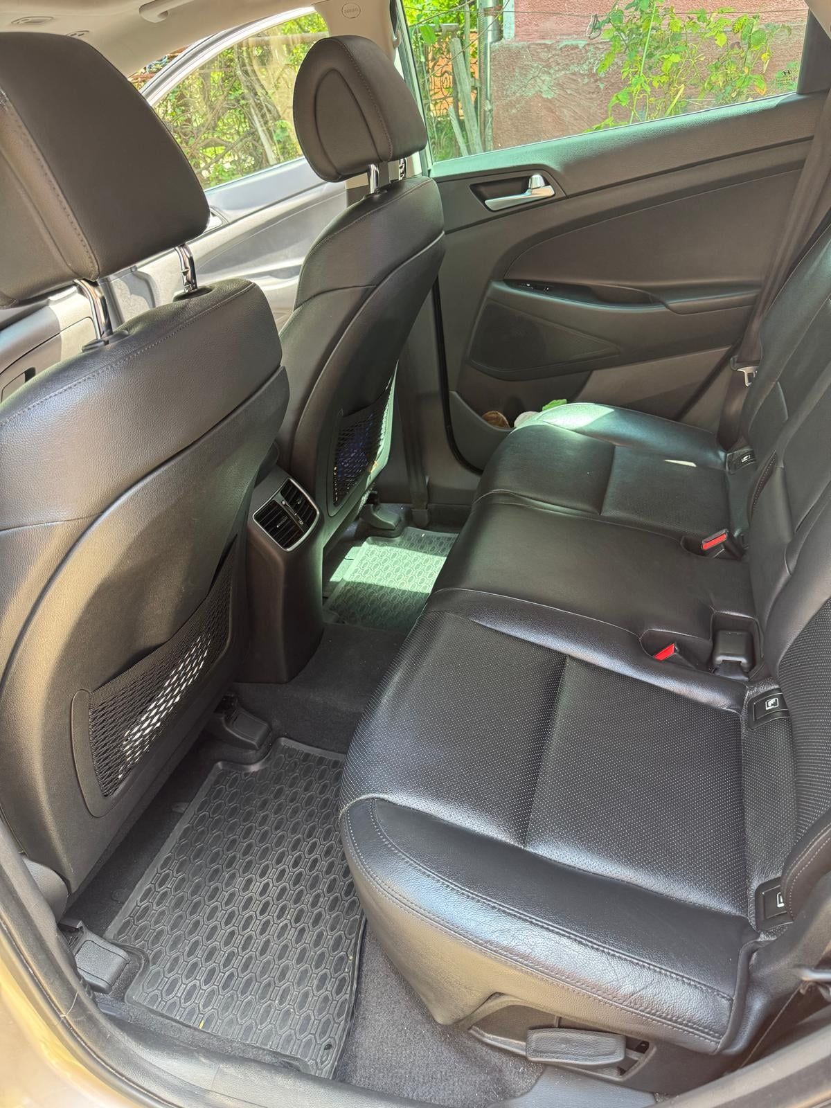 Hyundai Tucson 1.6 T-GDI TLE 4WD  7DCT Luxury / Premium 1.6 benzină 177 CP Euro 6 | Automat - 11