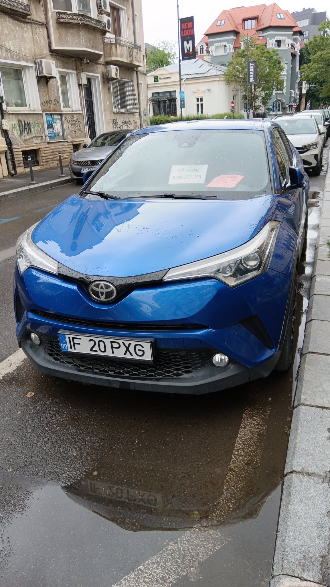 Vând Toyota C-HR