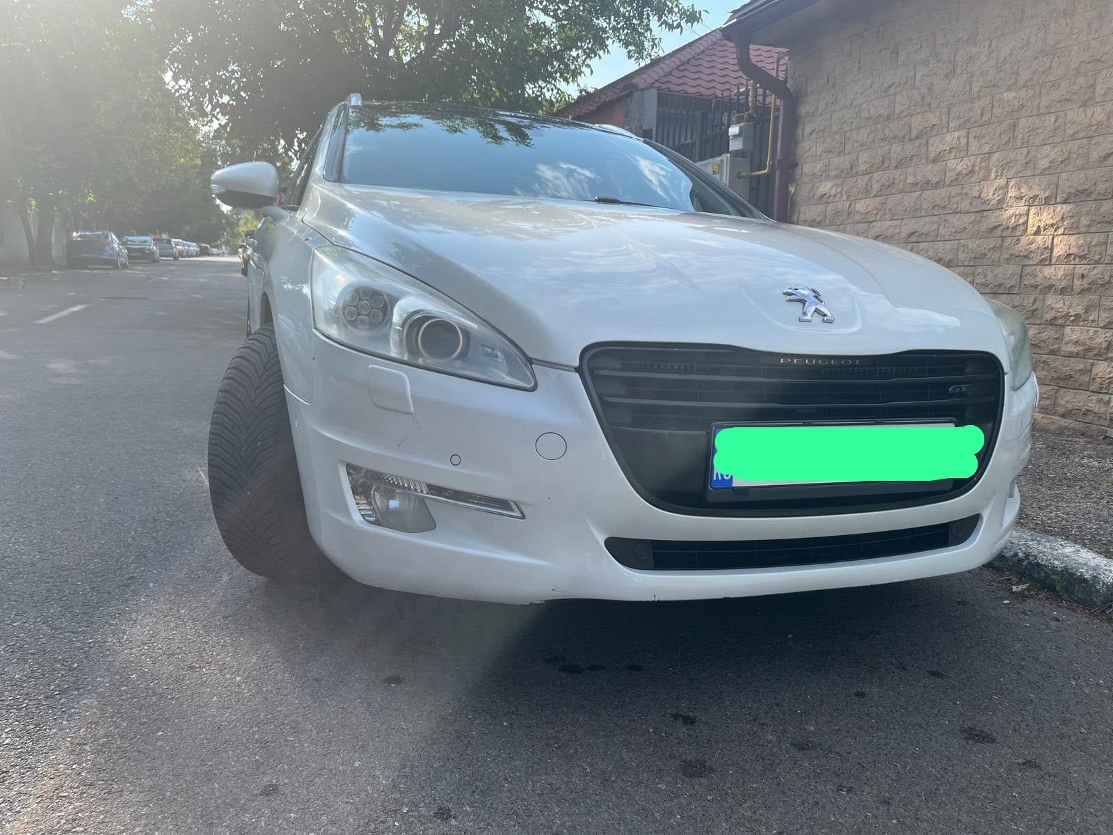 Peugeot 508 SW 2011