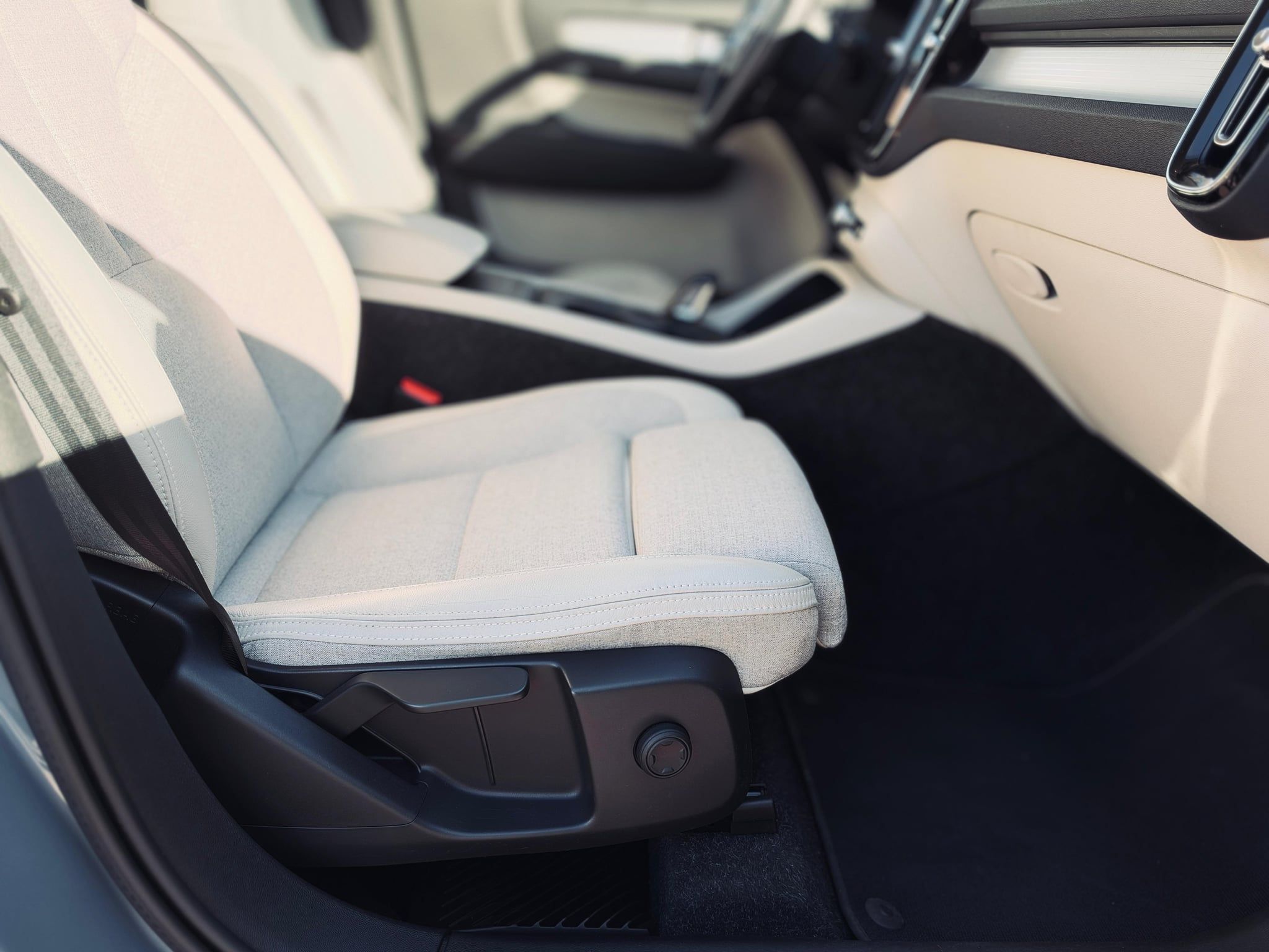 Volvo XC40 AWD  - 9