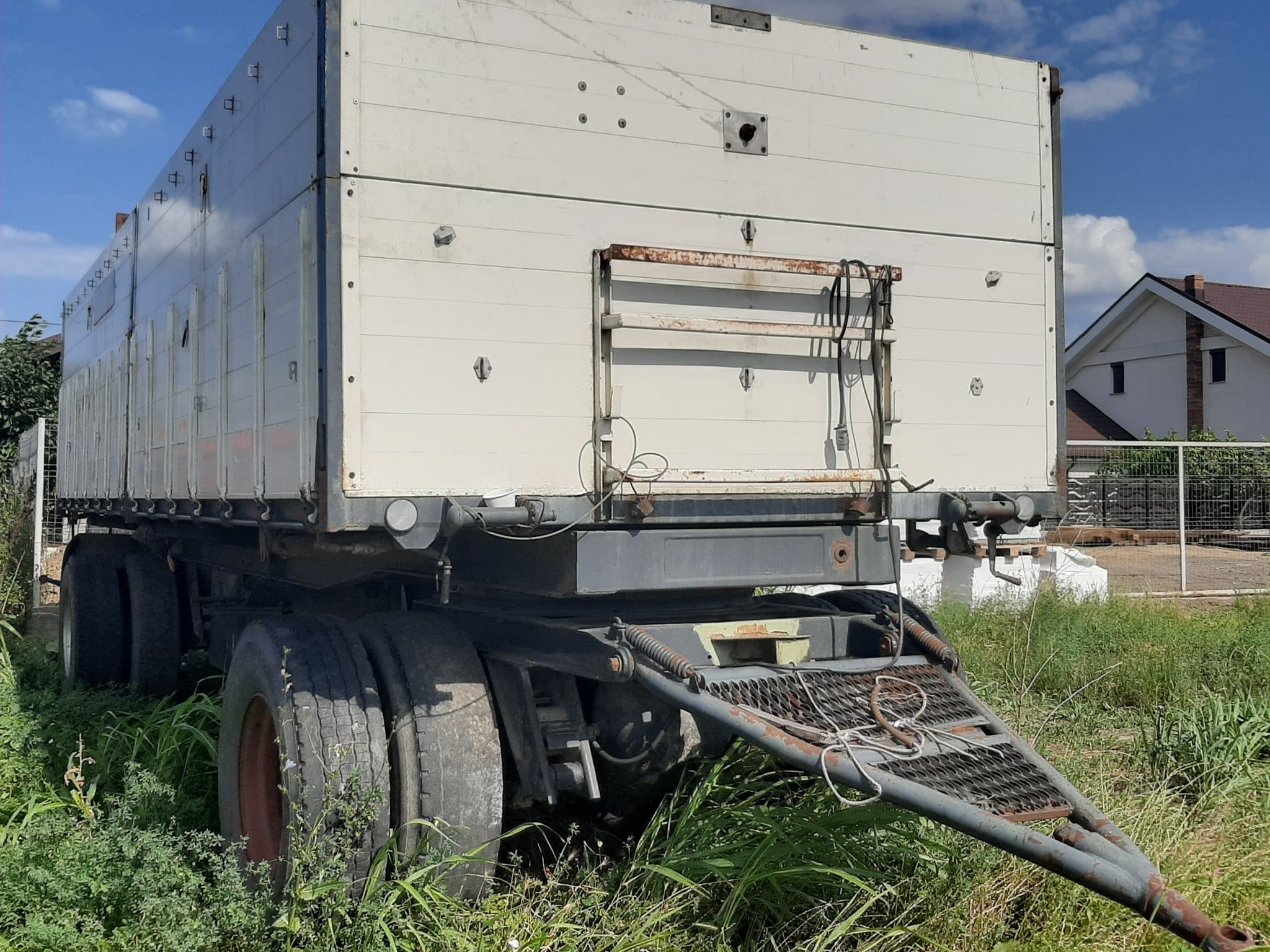Remorca cereale 25-27 tone camion sau tractor - 3