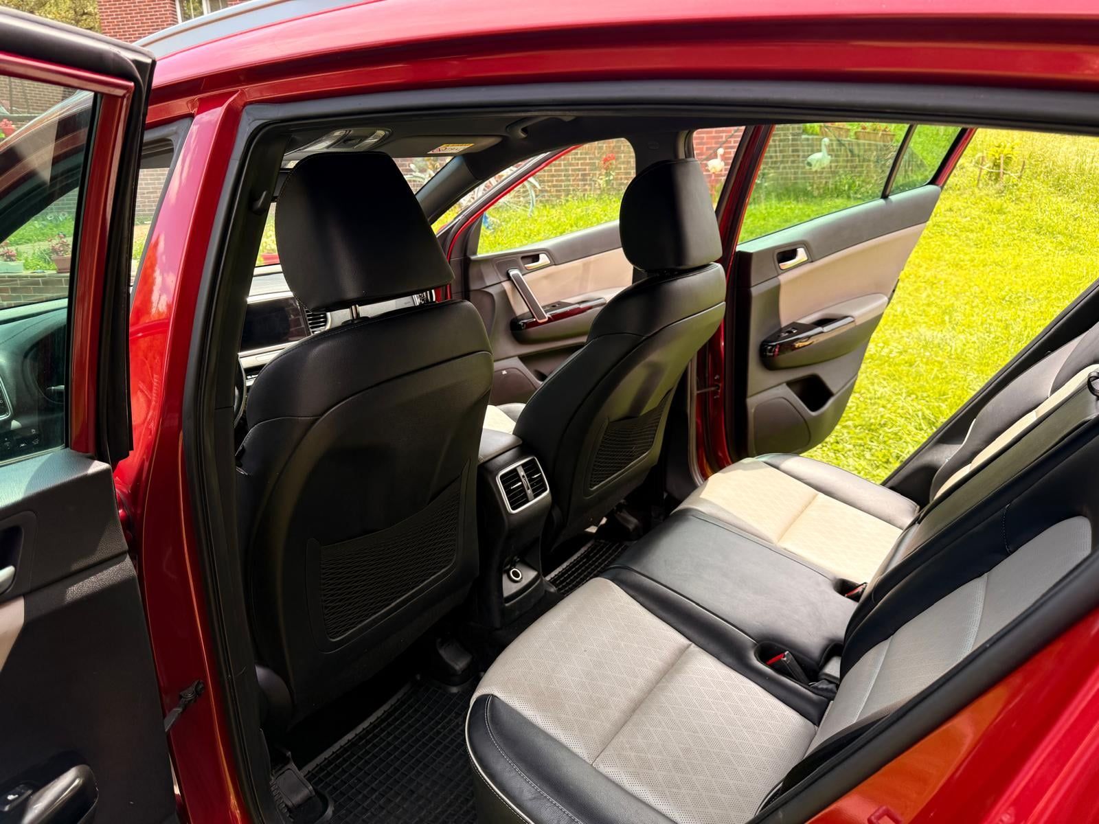 KIA SPORTAGE / VERSIUNE: 2.0 DSL Hybrid Electric 8AT HP 4x4 GT Line - 10