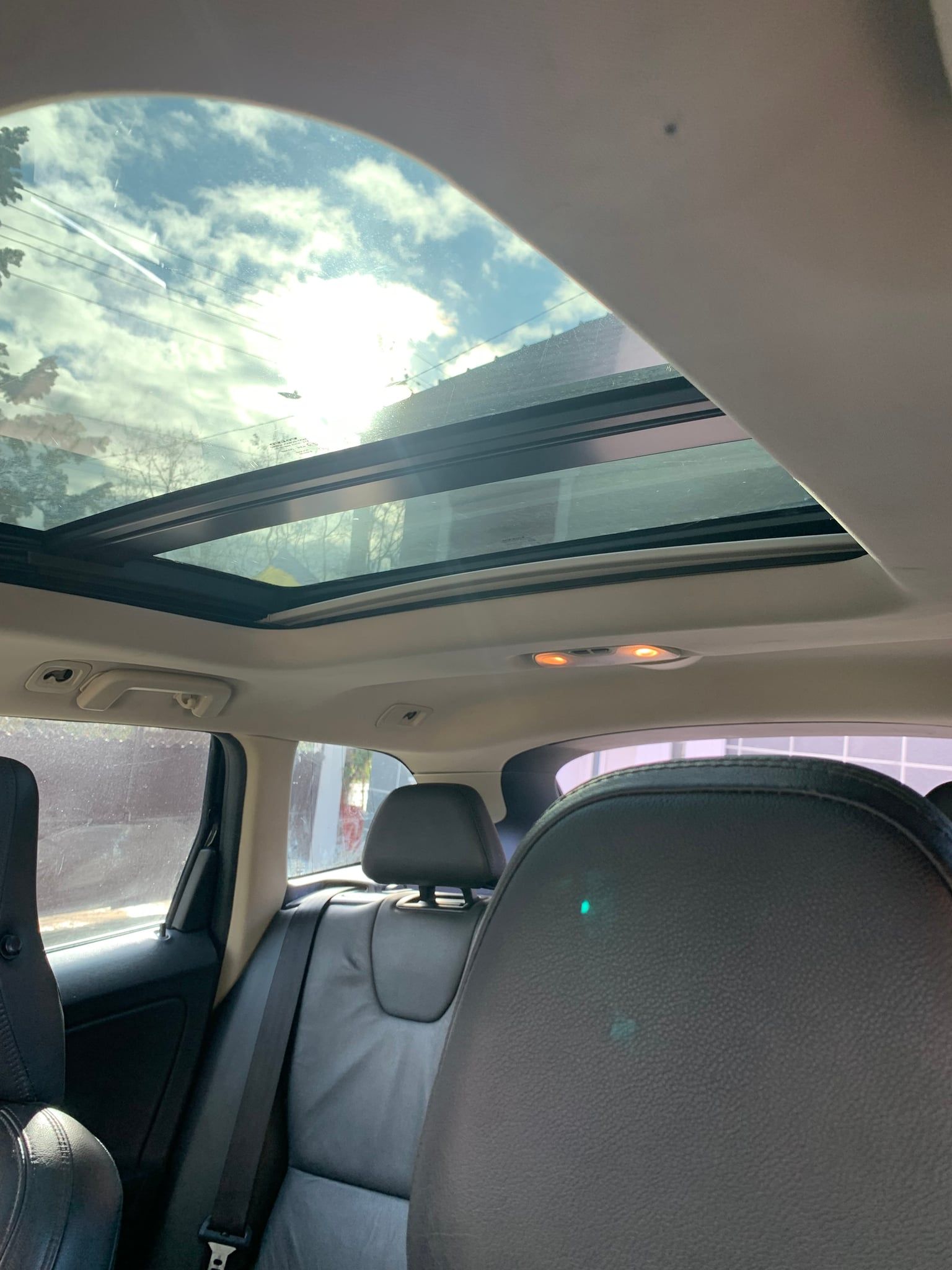 Volvo XC 60negru piele,automată, 4x4,motor 2400, 2012,142000 km, carte service la zi - 4