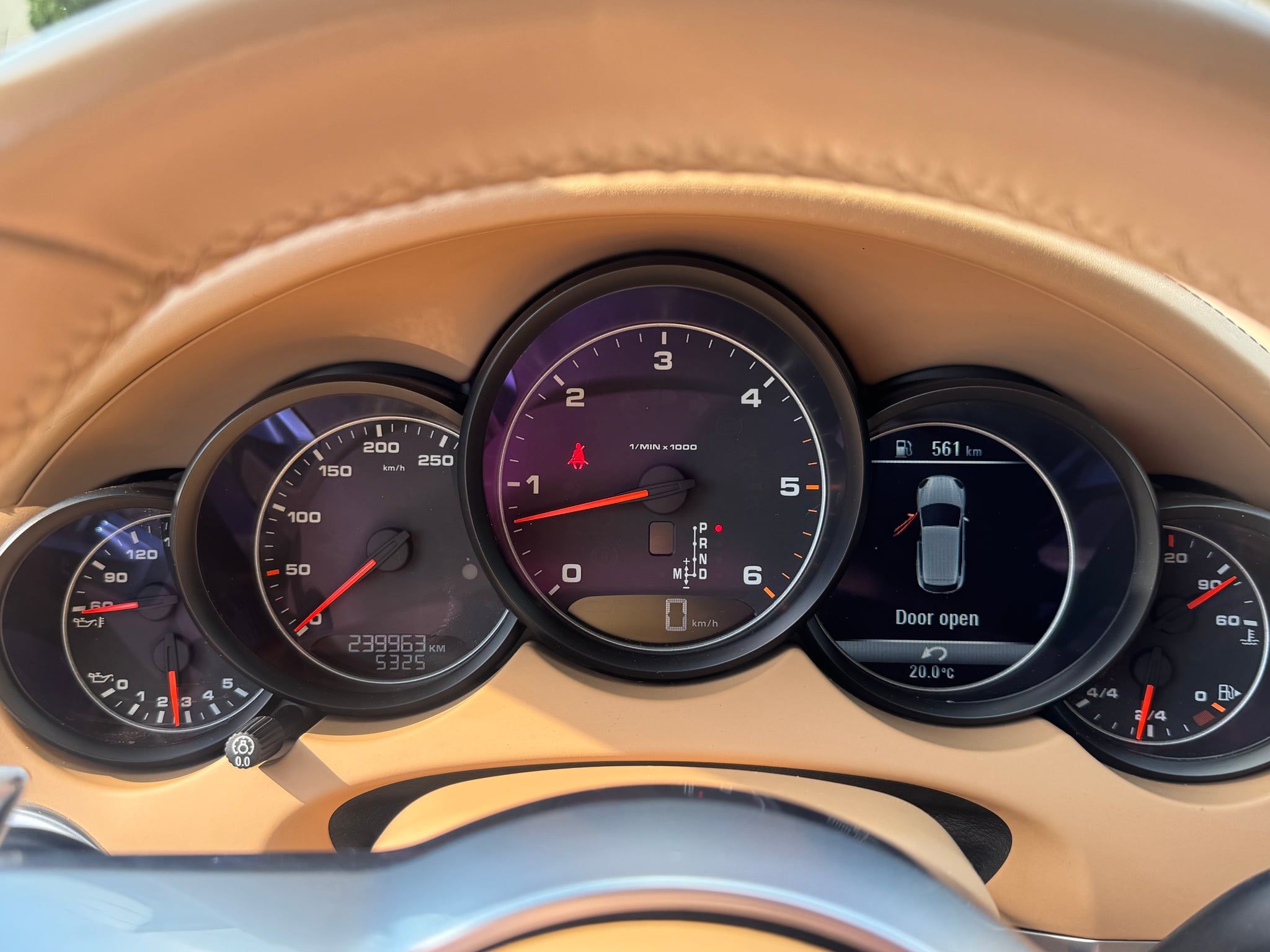 Porsche Cayenne 3.0 D , 2016 , 240 - 9