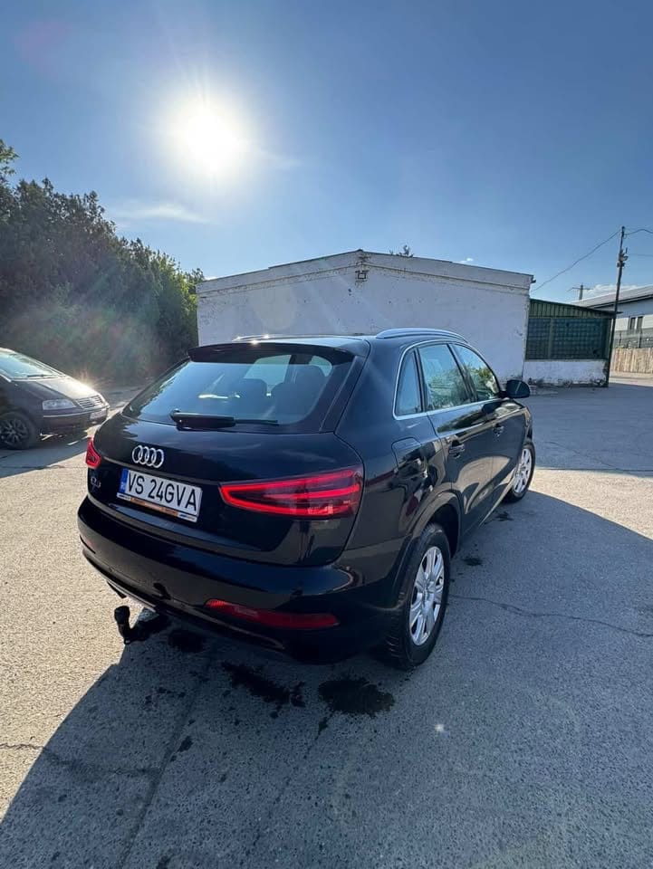 Vând audi Q3 - 3