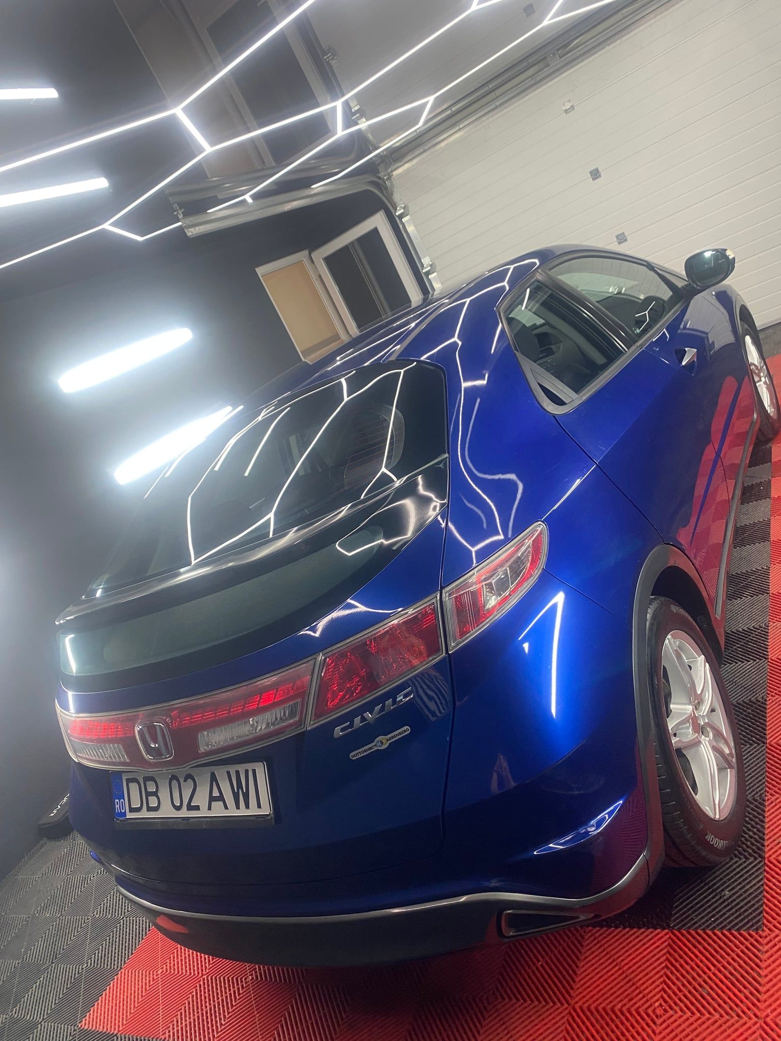 Vand Honda civic 5 DR 3.1 - 2