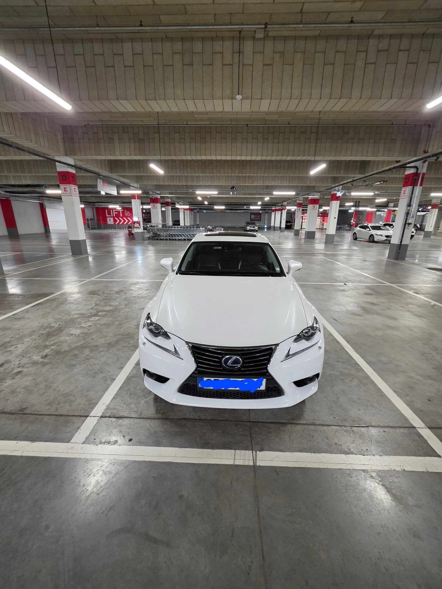 Vand LEXUS IS 300H LUXURY ,,Mark Levinson,scaune ventilate,perdeluta electrica,volan incalzit,etc. ,, - 2