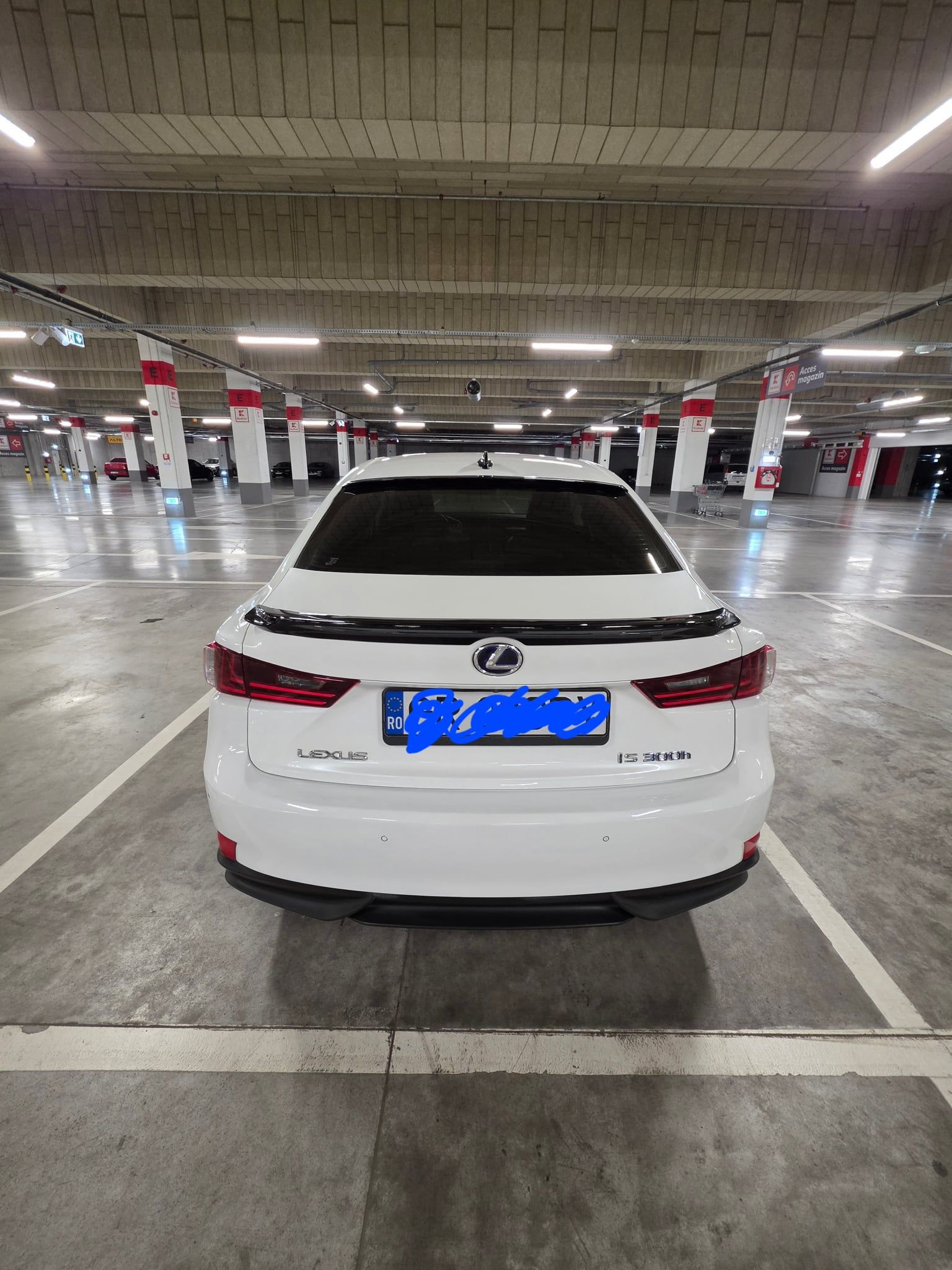 Vand LEXUS IS 300H LUXURY ,,Mark Levinson,scaune ventilate,perdeluta electrica,volan incalzit,etc. ,, - 3