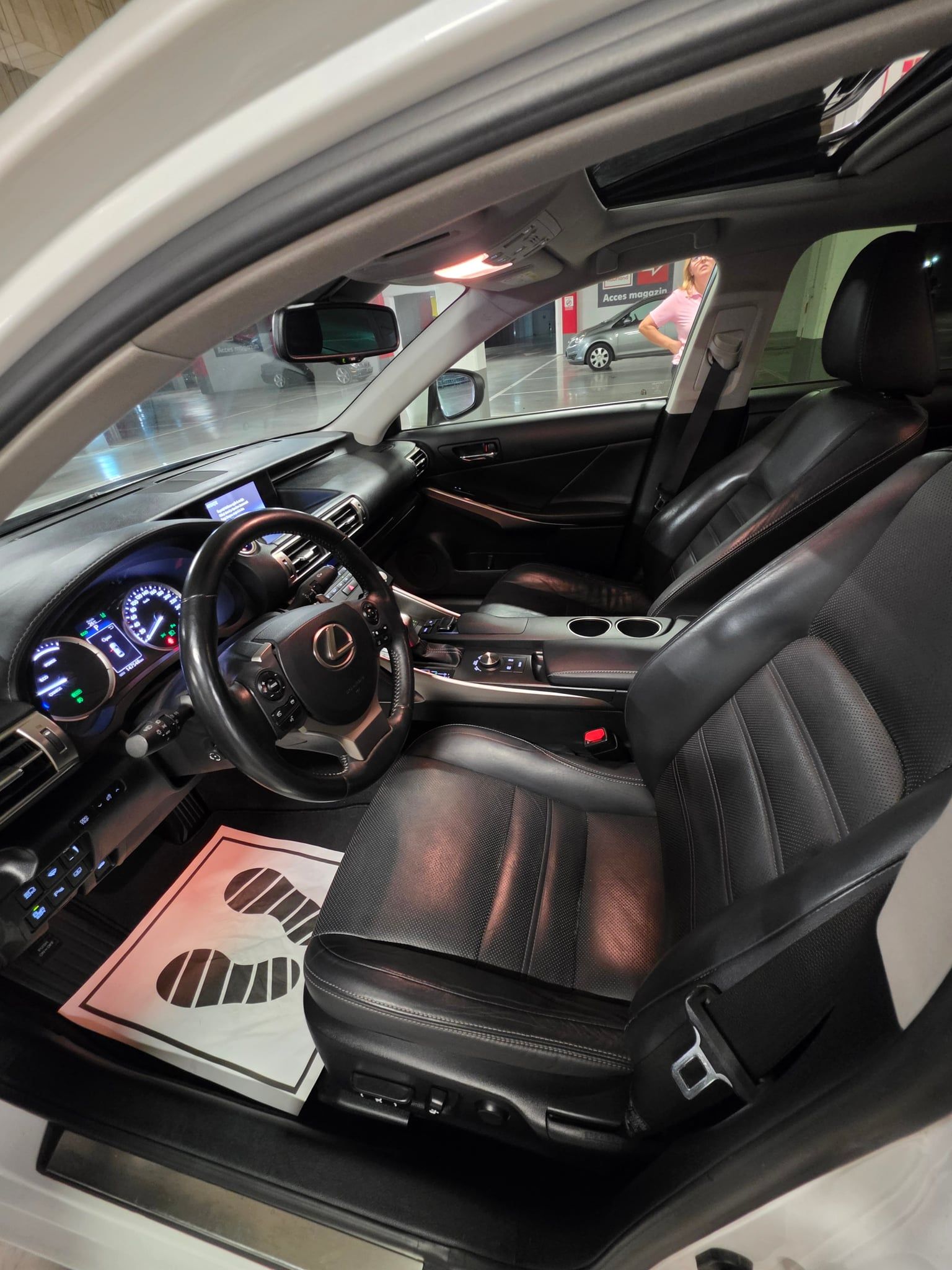 Vand LEXUS IS 300H LUXURY ,,Mark Levinson,scaune ventilate,perdeluta electrica,volan incalzit,etc. ,, - 5