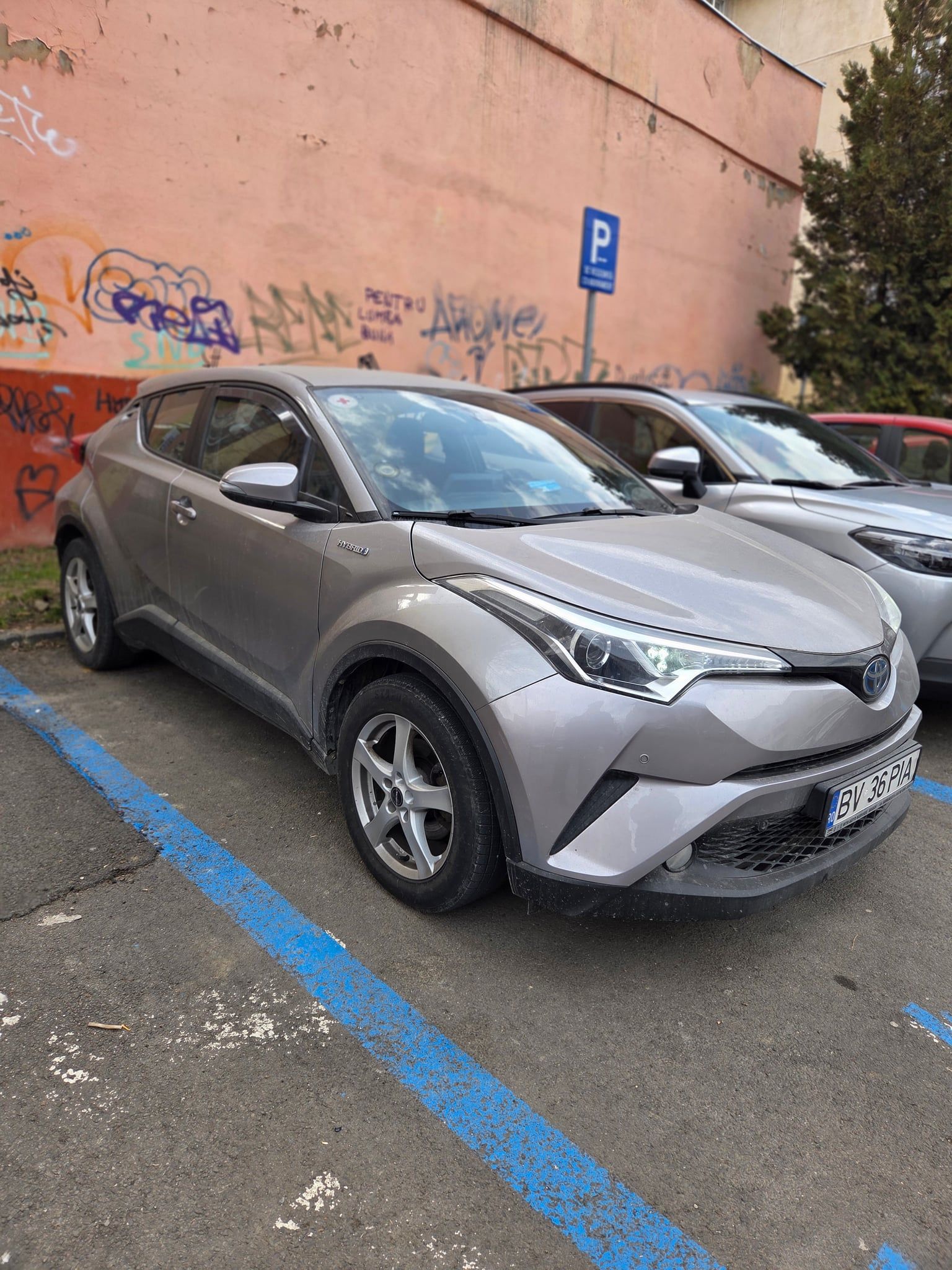 Toyota C-hr hibrid 1,8